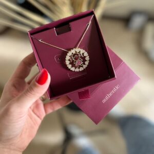 Colar Filha Cravejado em banho de Ouro 18K