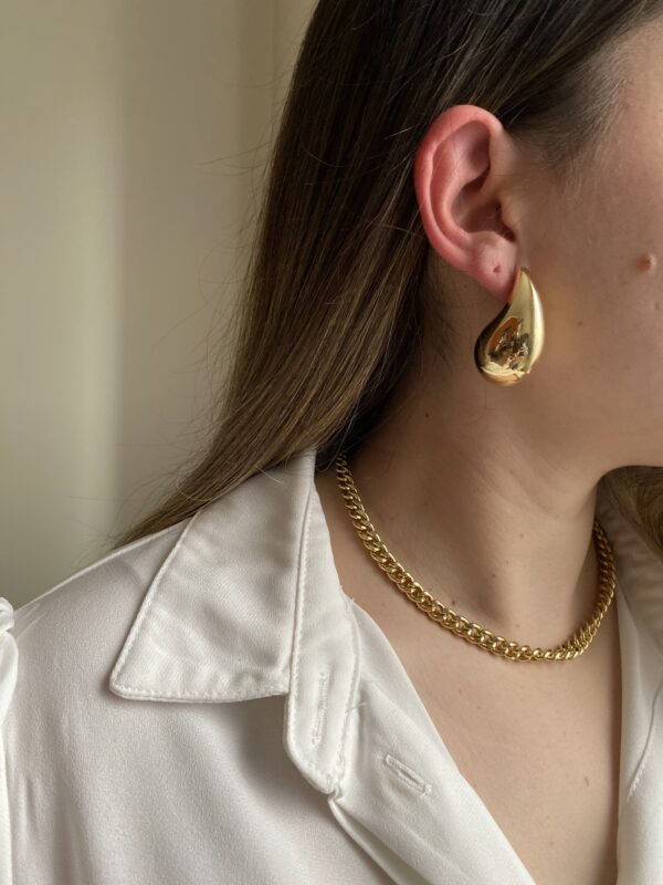 Brinco Gota Hailey G em banho de Ouro 18K