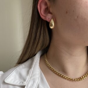 Brinco Gota Hailey P em banho de Ouro 18K