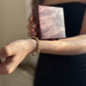 Bracelete Inspiração Virginia em banho de Ouro 18K