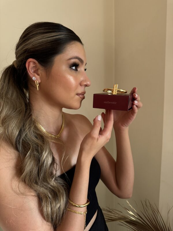 Bracelete T em banho de Ouro 18K - Imagem 2