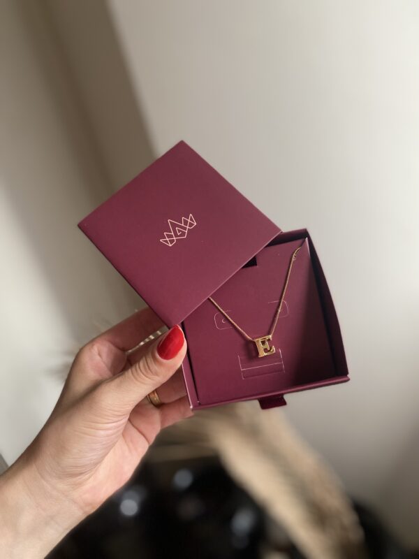 Colar com pingente Inicial em banho de Ouro 18K