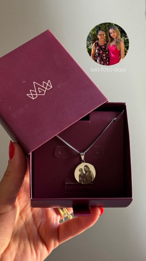 Colar Personalizado Medalha M em aço Inox