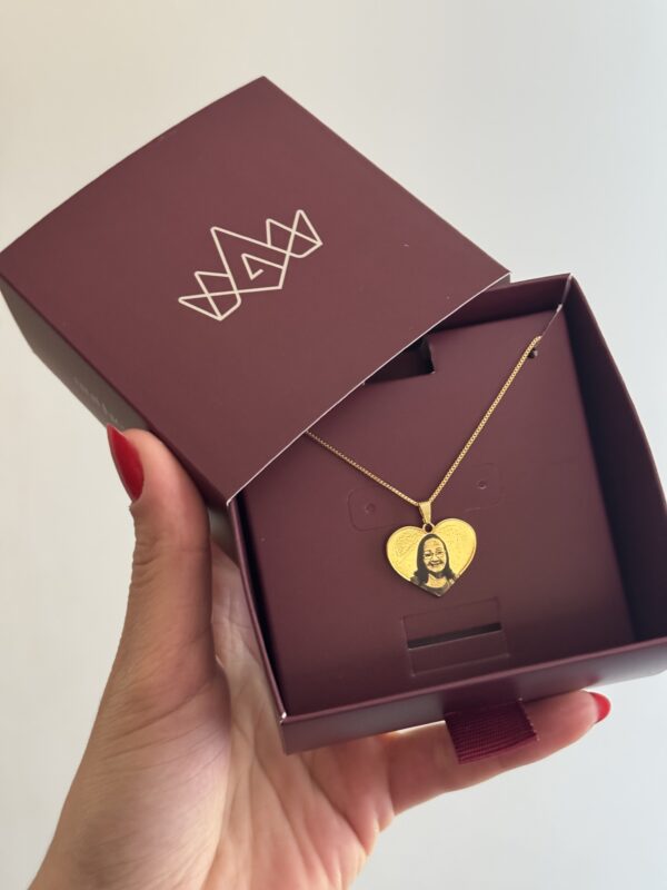 Colar Personalizado com Medalha de Coração M em banho de Ouro 18K - Imagem 2
