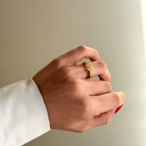 Anel Inspiração T Cravejado em banho de Ouro 18K