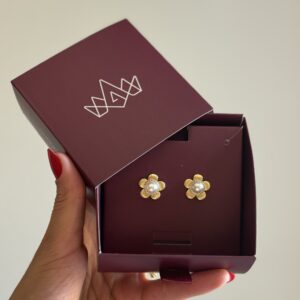 Brinco Flor com Pérola em banho de Ouro 18K