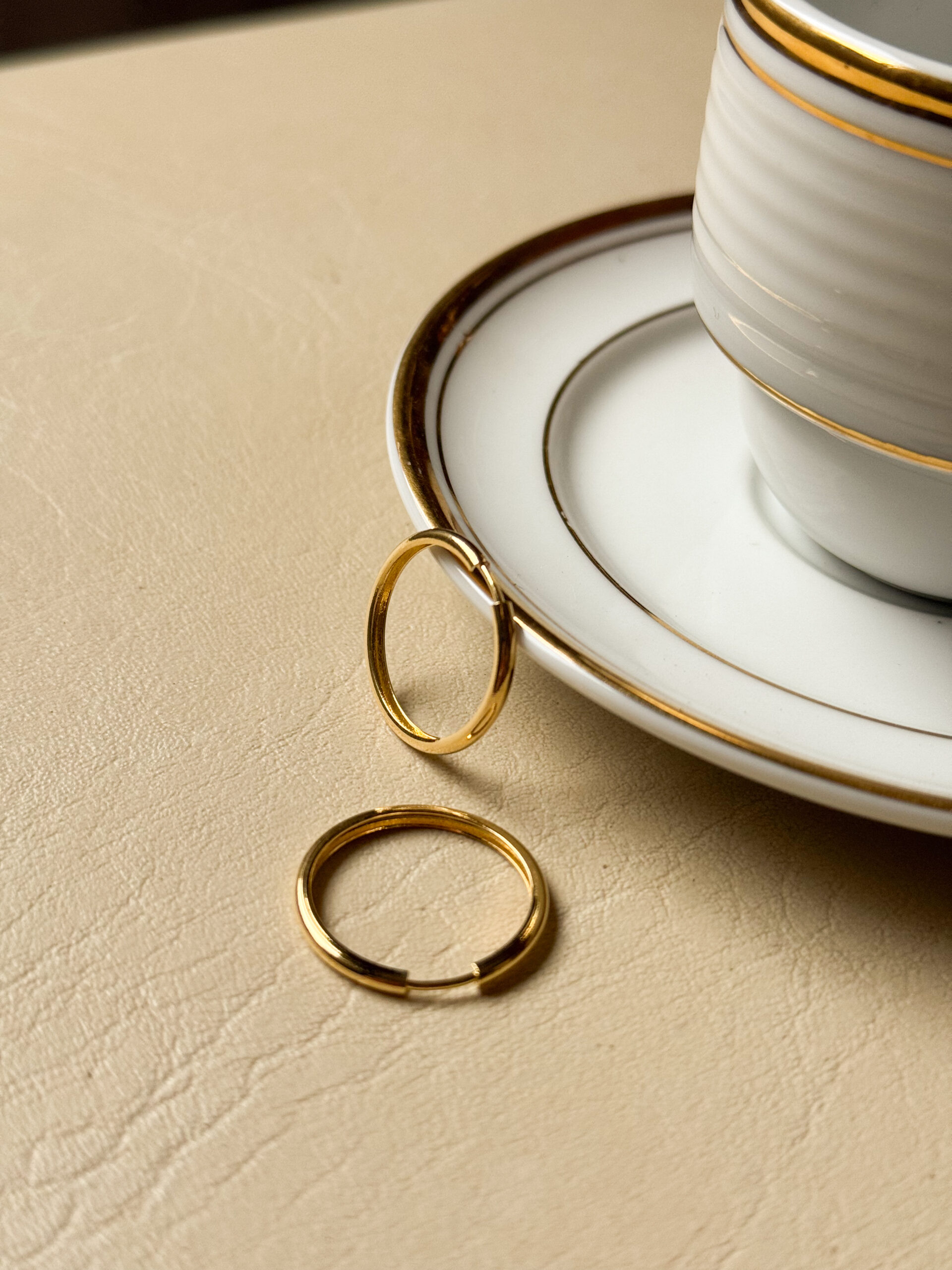 Argola Lisa M em banho de Ouro 18K