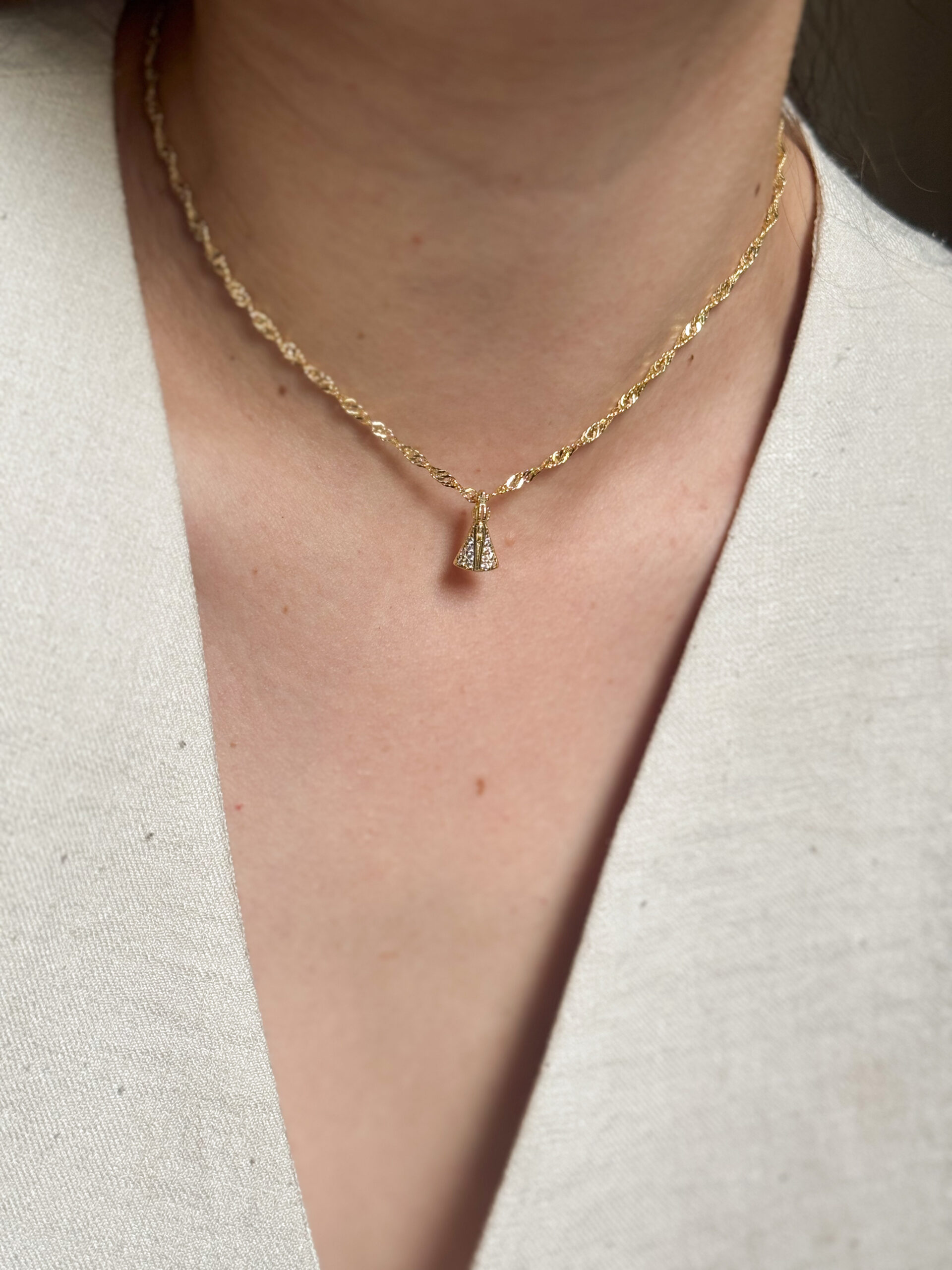 Colar Nossa Senhora em banho de Ouro 18K