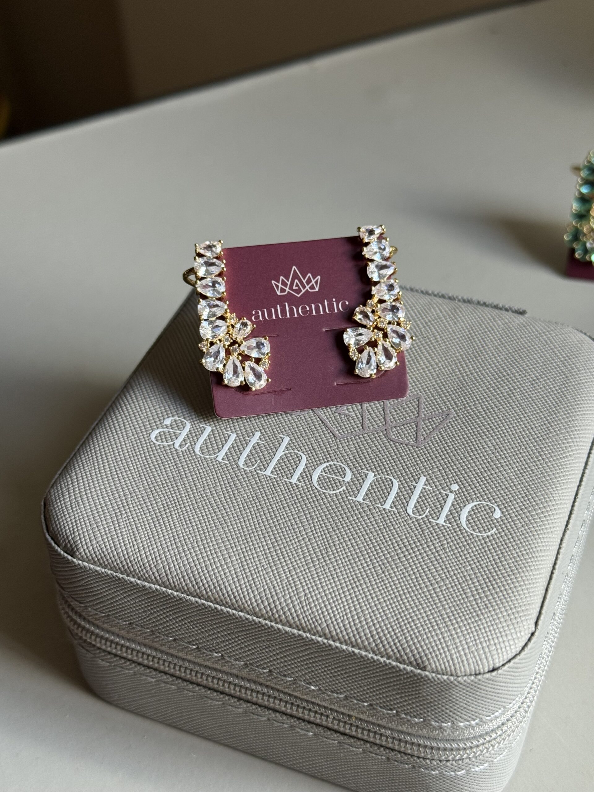 Brinco EarCuff Cristal em banho de Ouro 18K - Imagem 3