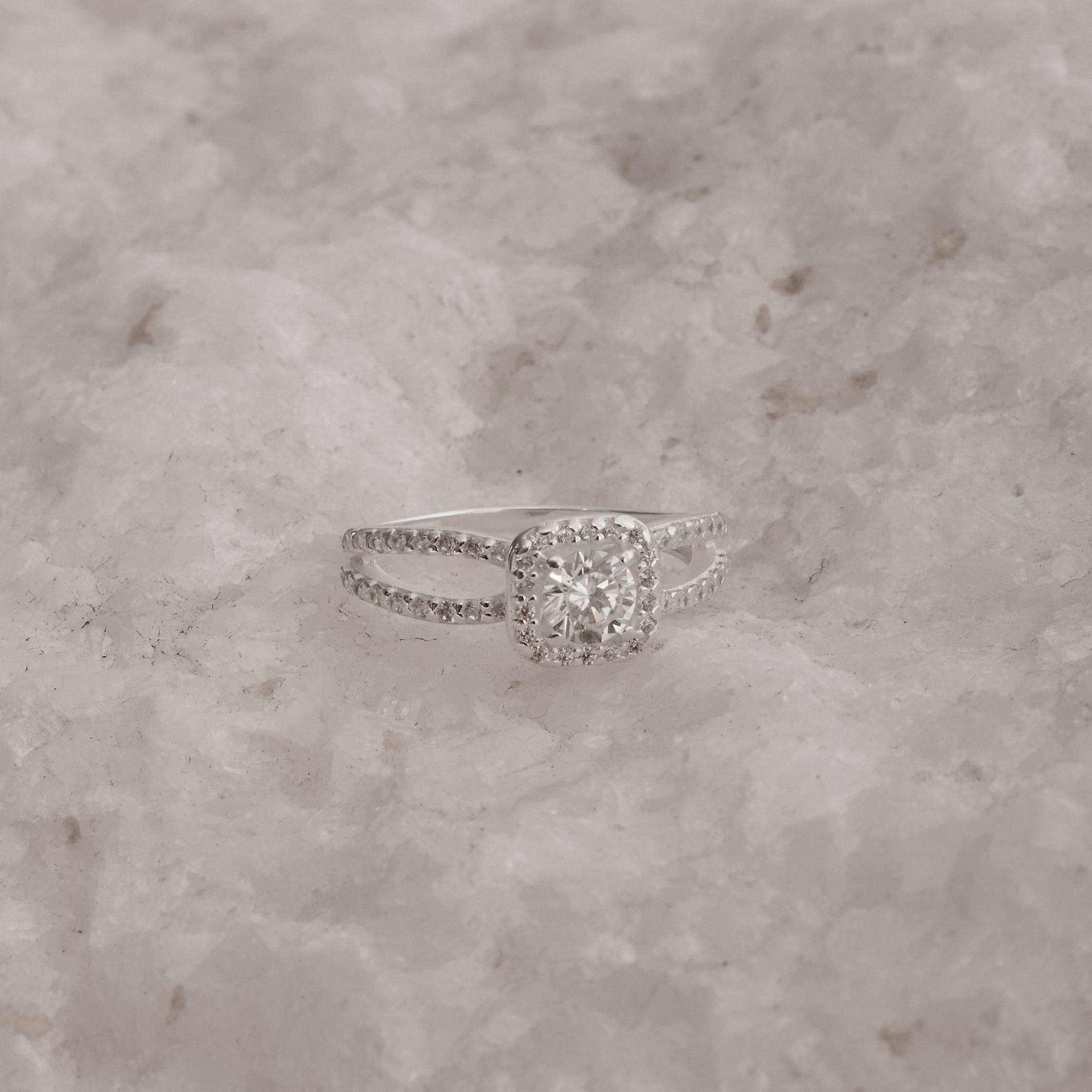 Anel Zircônia Redonda com Fio Duplo em Prata 925 - Imagem 2