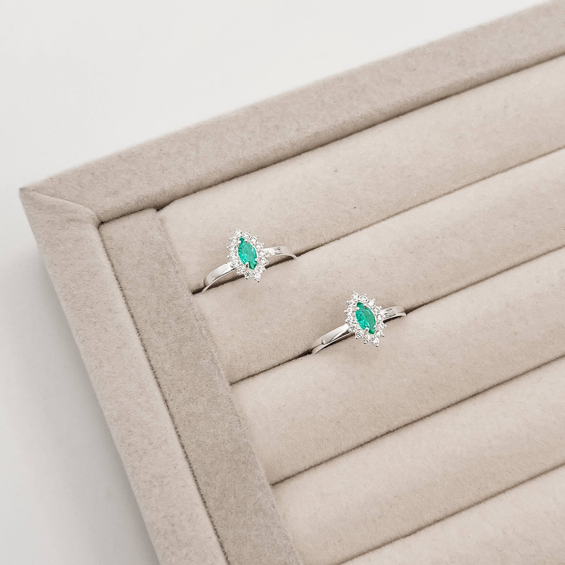 Anel Zircônia Navete Acqua em Prata 925