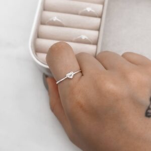 Anel Mini coração Cravejado em Prata 925