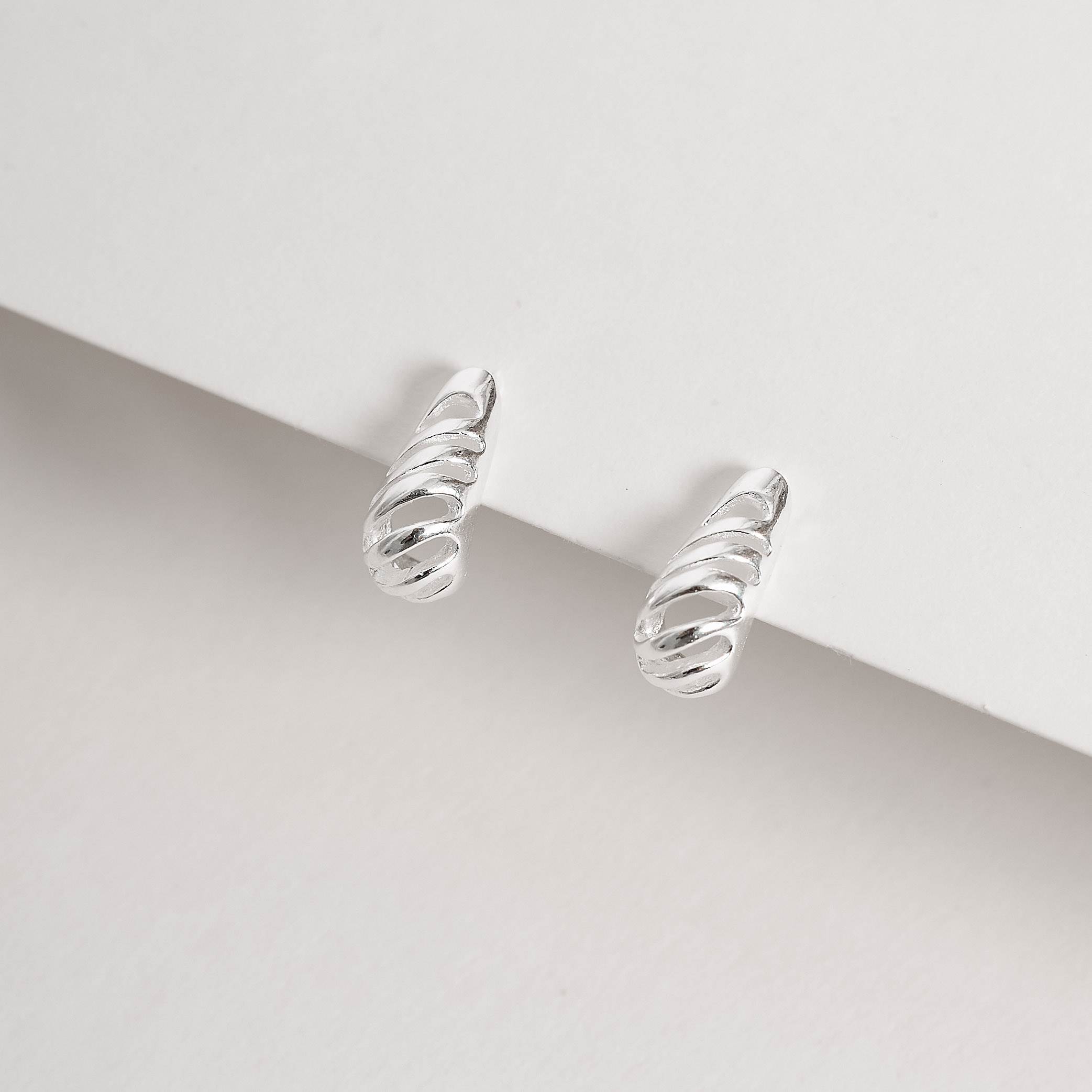 Brinco Gota Desenhada em Prata 925