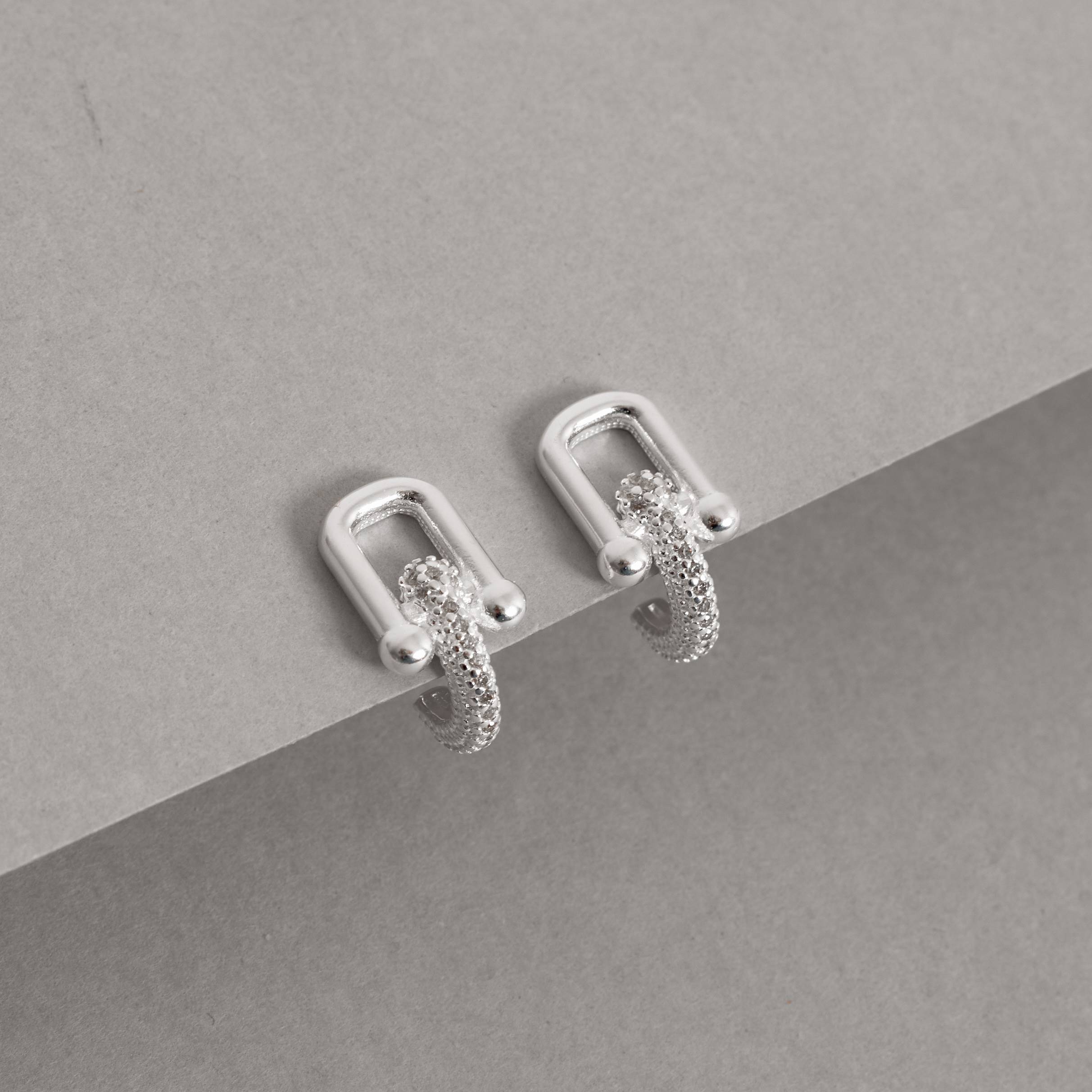 Brinco Cravejado com Elo em Prata 925