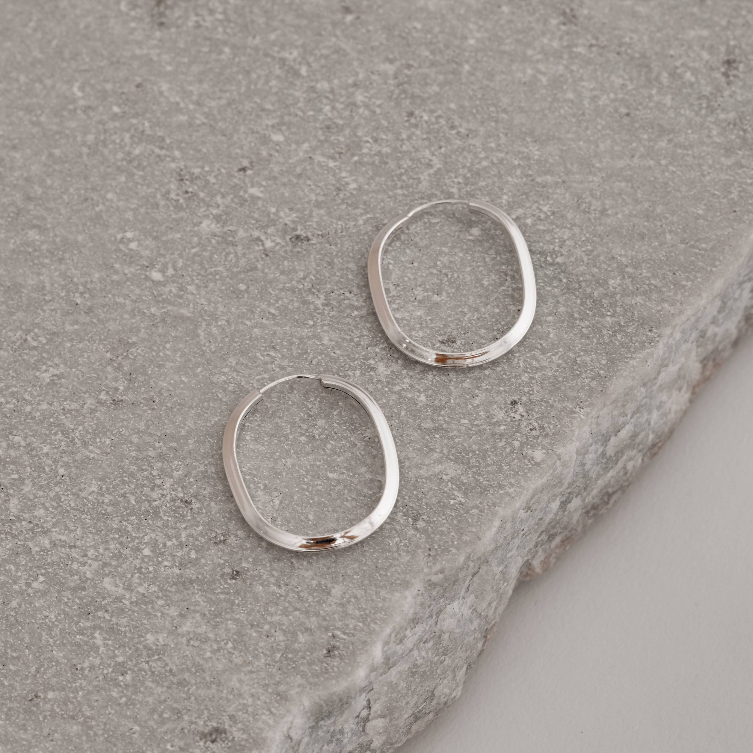 Argola Oval Fio em Prata 925 - Imagem 3